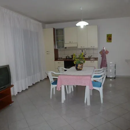 Emma Apartment *
